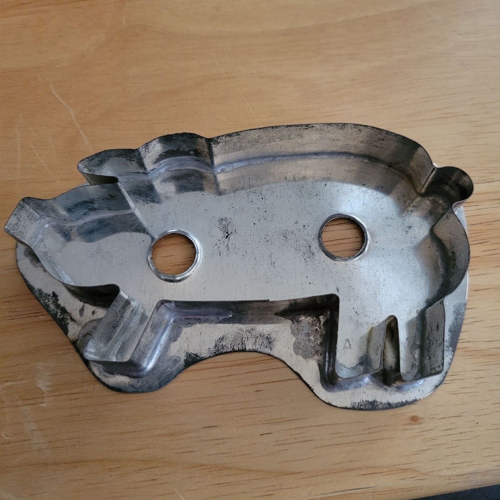 Vintage Metal Pig Cookie Cutter